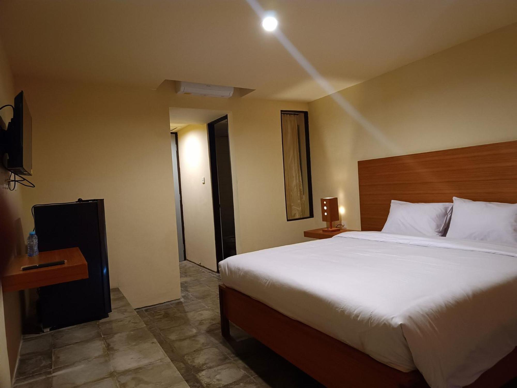 Kuta Living By Kamara Hotel ภายนอก รูปภาพ