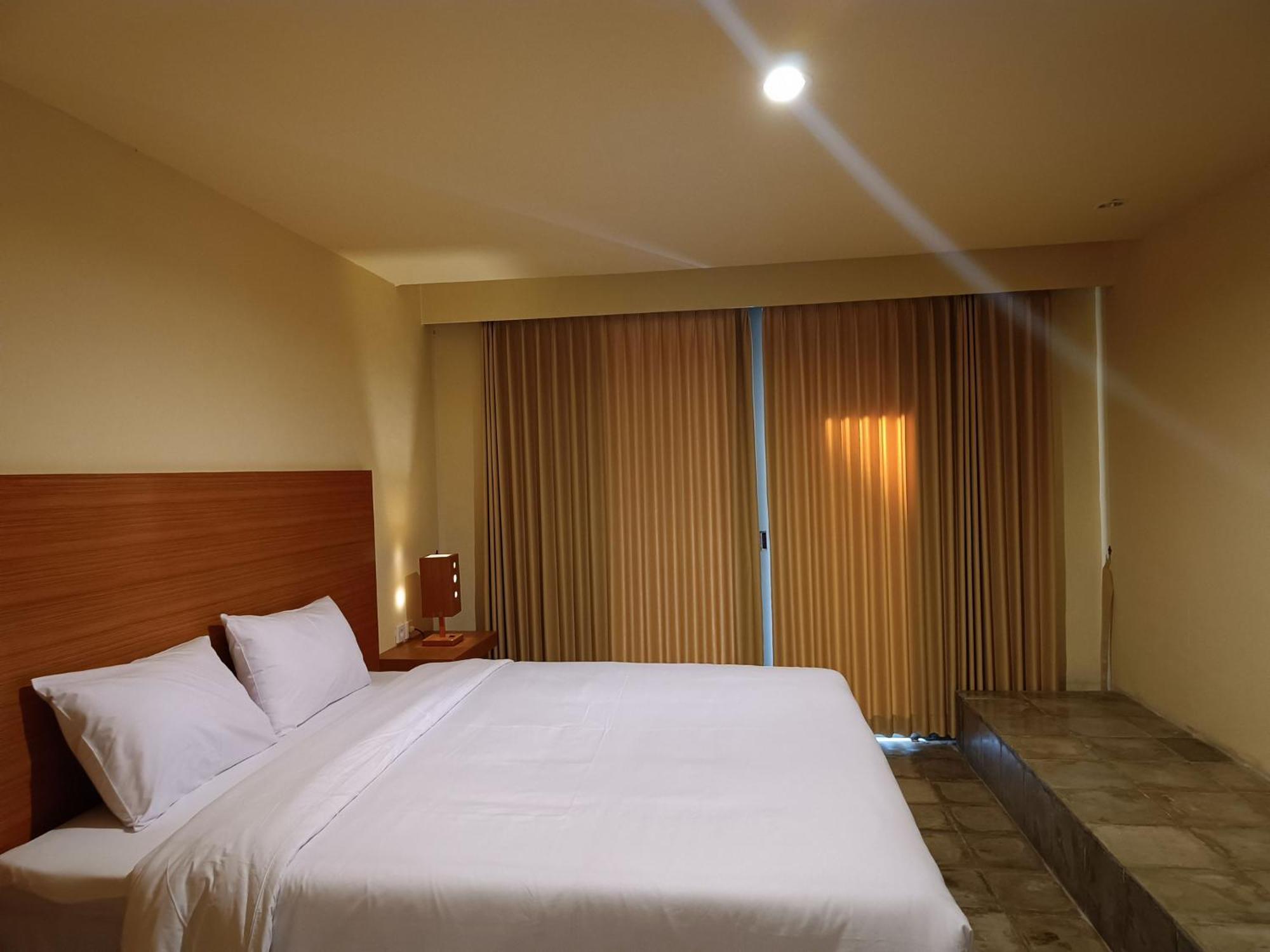 Kuta Living By Kamara Hotel ภายนอก รูปภาพ