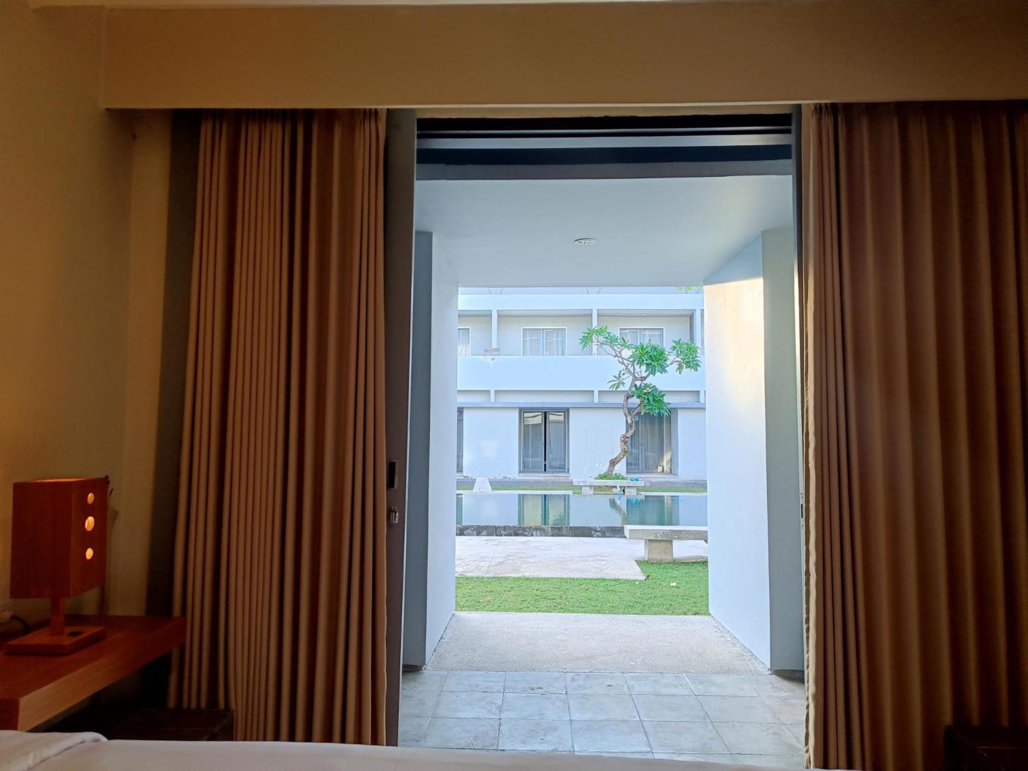 Kuta Living By Kamara Hotel ภายนอก รูปภาพ