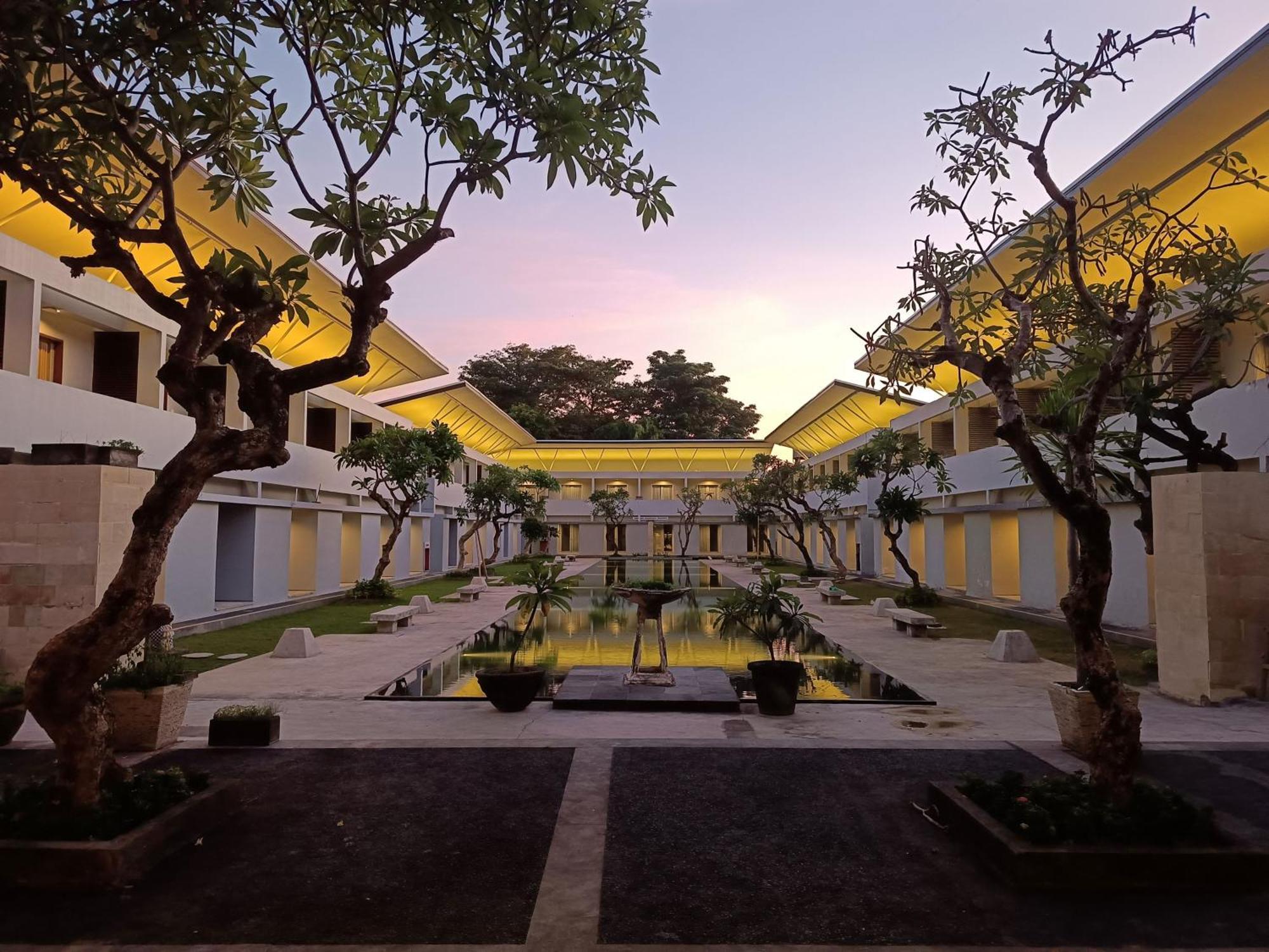 Kuta Living By Kamara Hotel ภายนอก รูปภาพ
