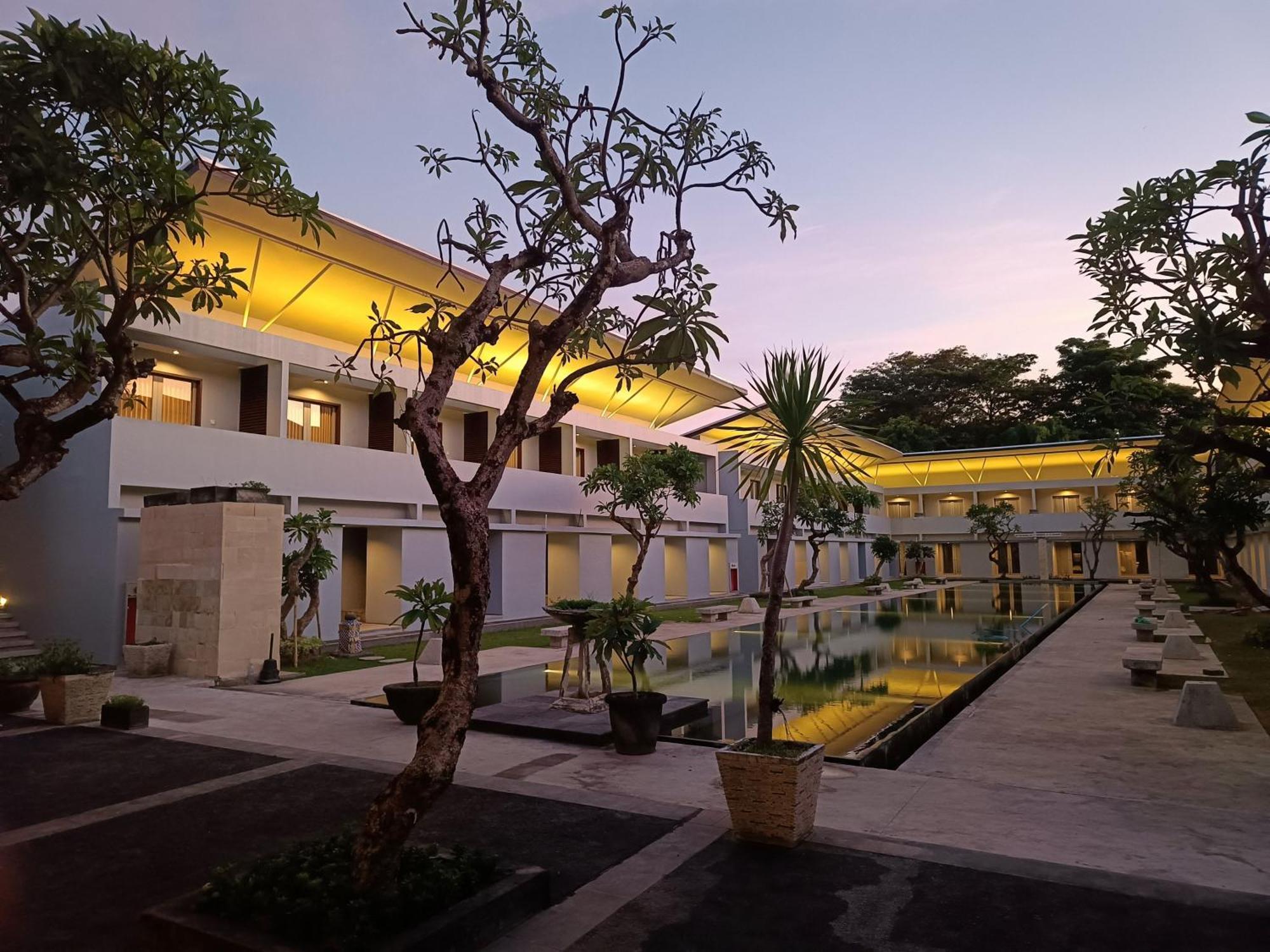 Kuta Living By Kamara Hotel ภายนอก รูปภาพ
