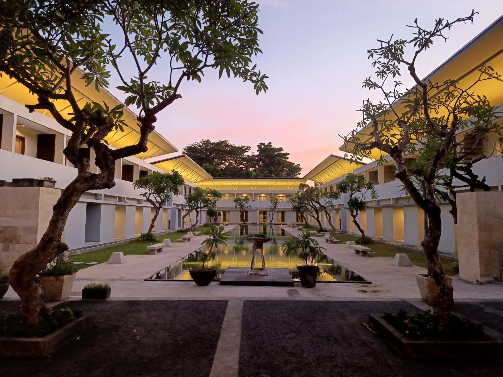 Kuta Living By Kamara Hotel ภายนอก รูปภาพ